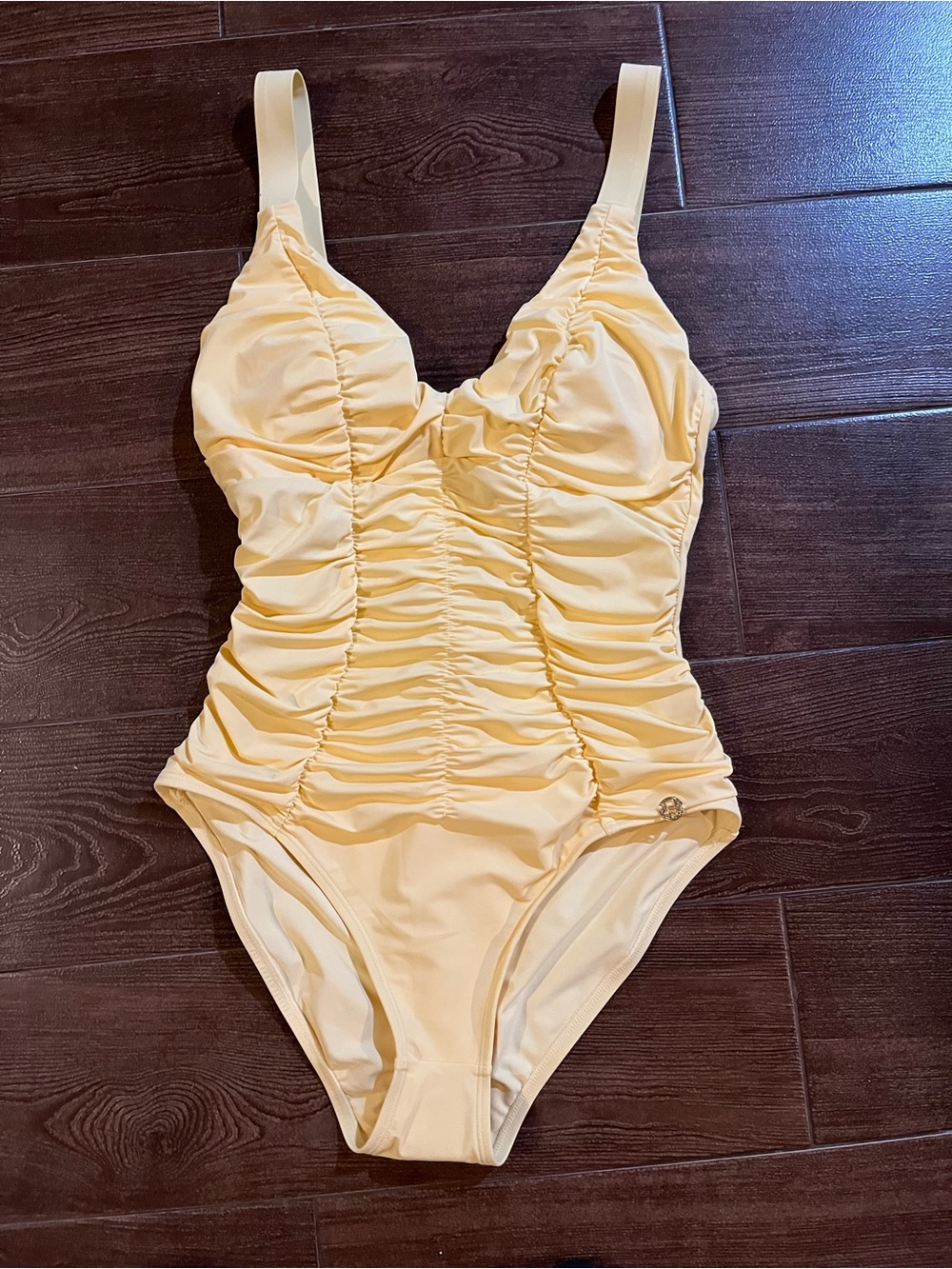 Shapellx Smart Sculpt Ruched V-Neck
Shaping Swimsuit
